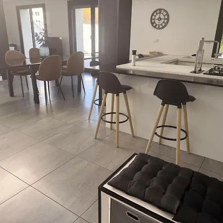 Contemporaine *