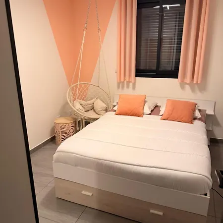 Contemporaine